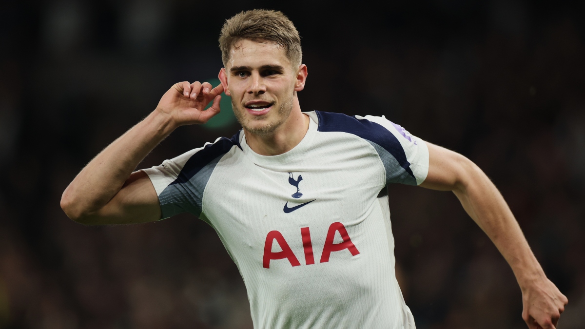 “Δένει” Μίκι φαν ντε Φεν η Τότεναμ